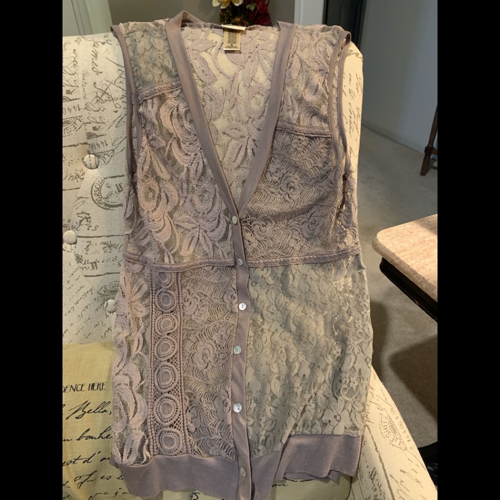 Lace long vest / buttons down the front